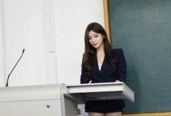 吃瓜新娱乐台州女老师,揭秘校园生活趣味瞬间