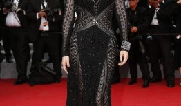 女明星红毯爆料事件视频,女明星爆料幕后真相，揭秘娱乐圈不为人知的一面